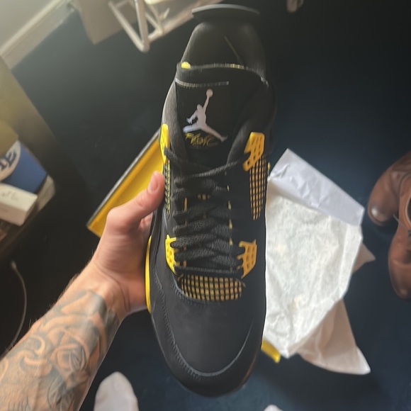 Air Jordan 4 Retro “Thunder” Size 11 **BRAND NEW - Picture 3 of 9